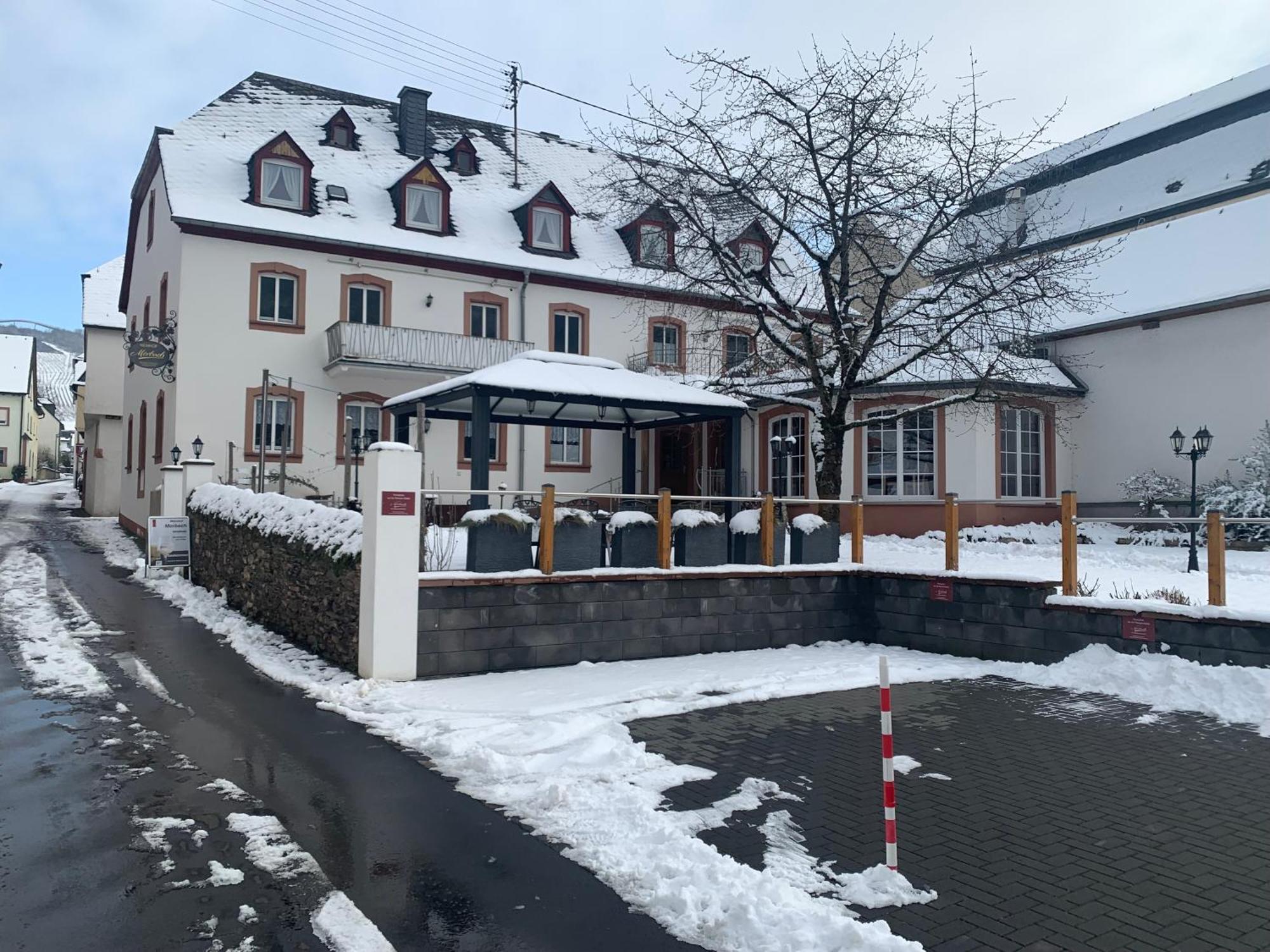 Отель Weinhof Michael Morbach Цельтинген-Рахтиг Экстерьер фото